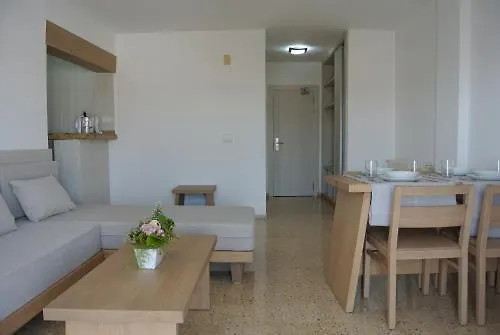 Apartamentos El Moro San Antonio